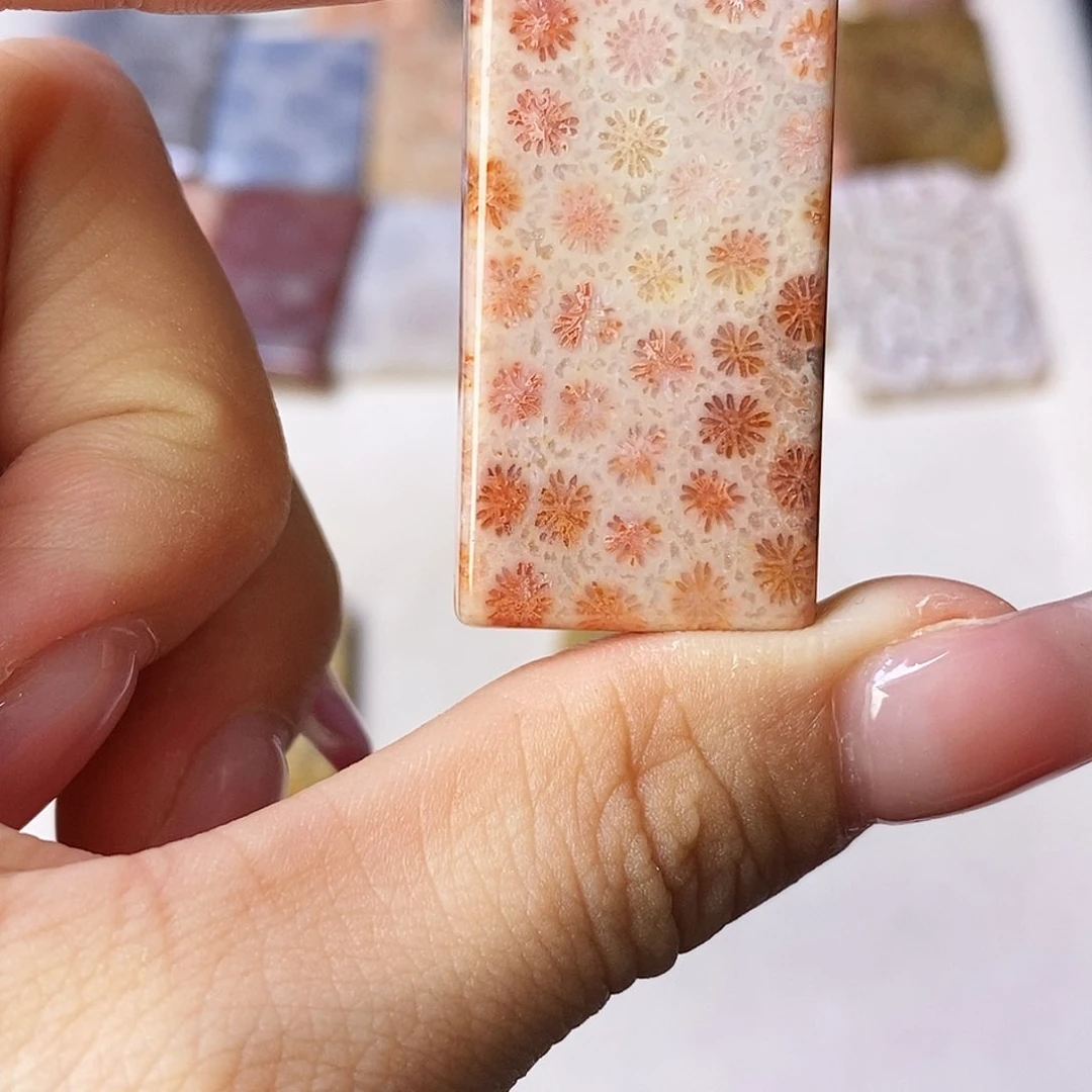 硅化玉颈饰合金极*?