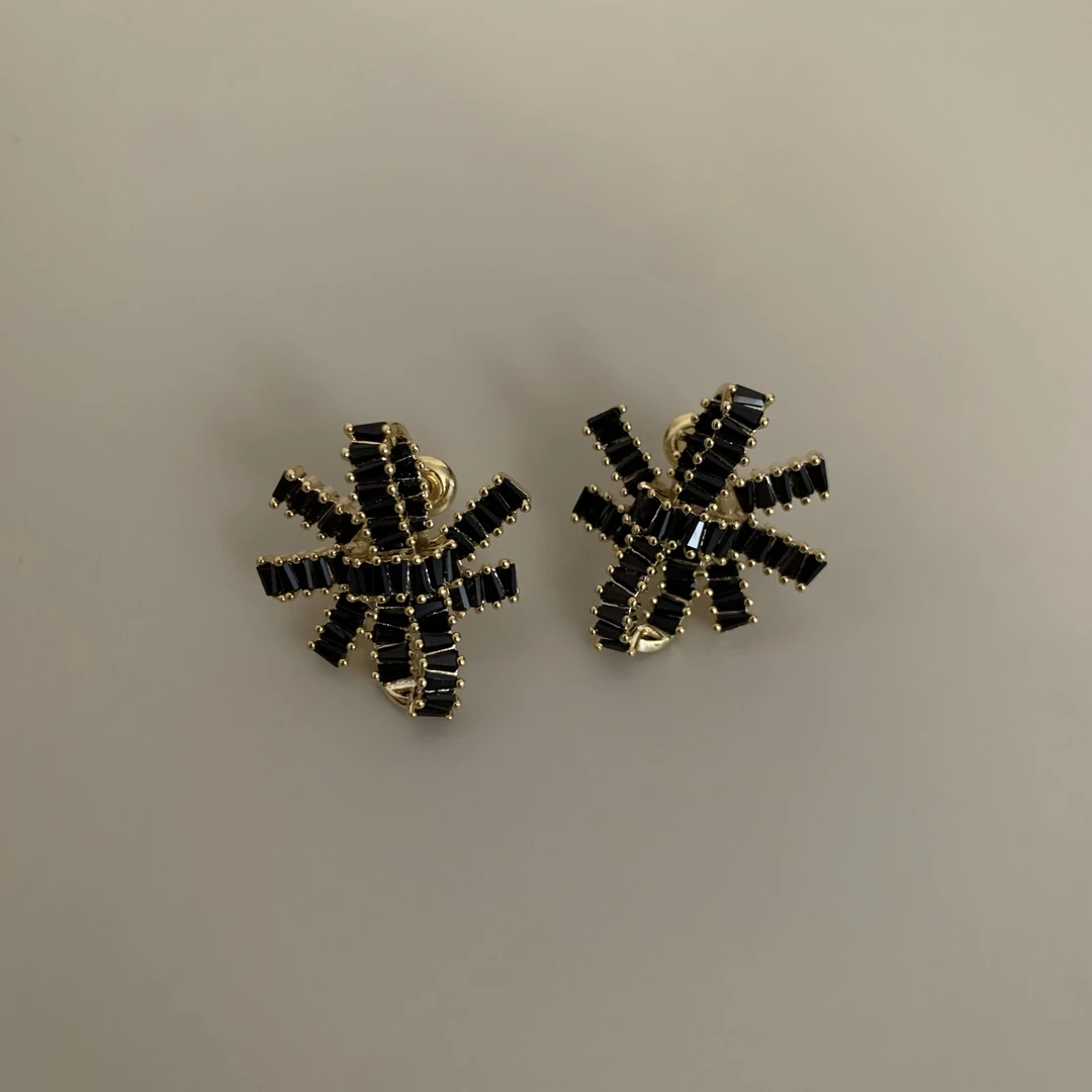 小众镶钻精致黑色蝴蝶结ins耳钉百搭经典个性饰品