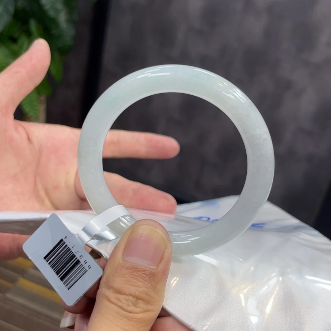 翡翠手镯未镶嵌手镯