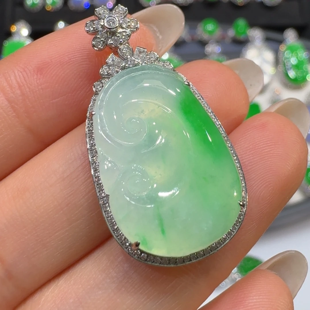 翡翠18K金镶嵌颈饰收到货48小时鉴赏期