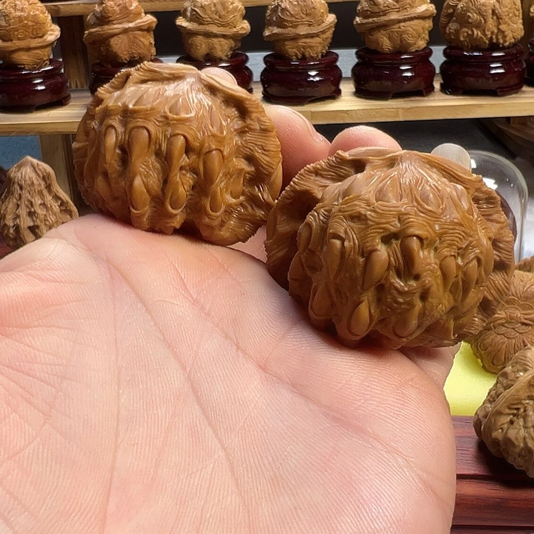 菩***叔核桃雕刻吞噬核桃