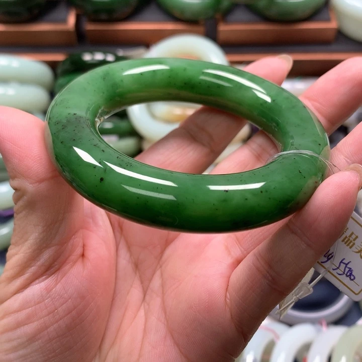 【闪购商品】未镶嵌手镯和田玉（碧玉）