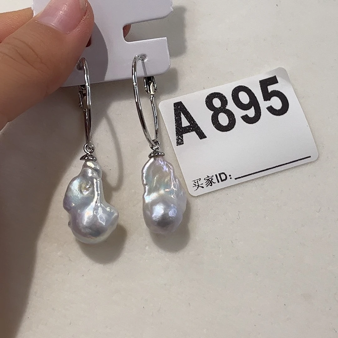 合金耳饰淡水珍珠
