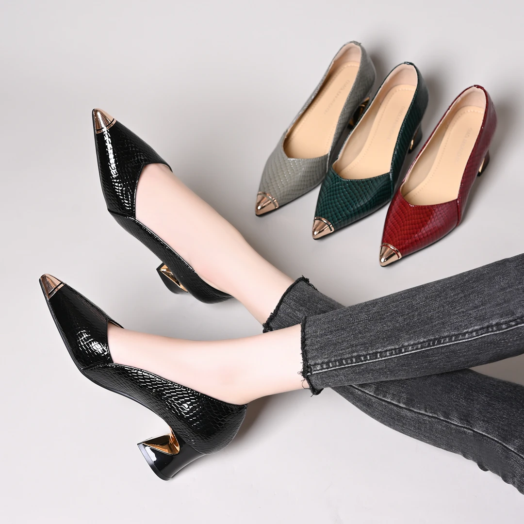 头层牛皮金属头防踢浅口单鞋女春秋法式蛇皮纹粗跟百搭小皮鞋