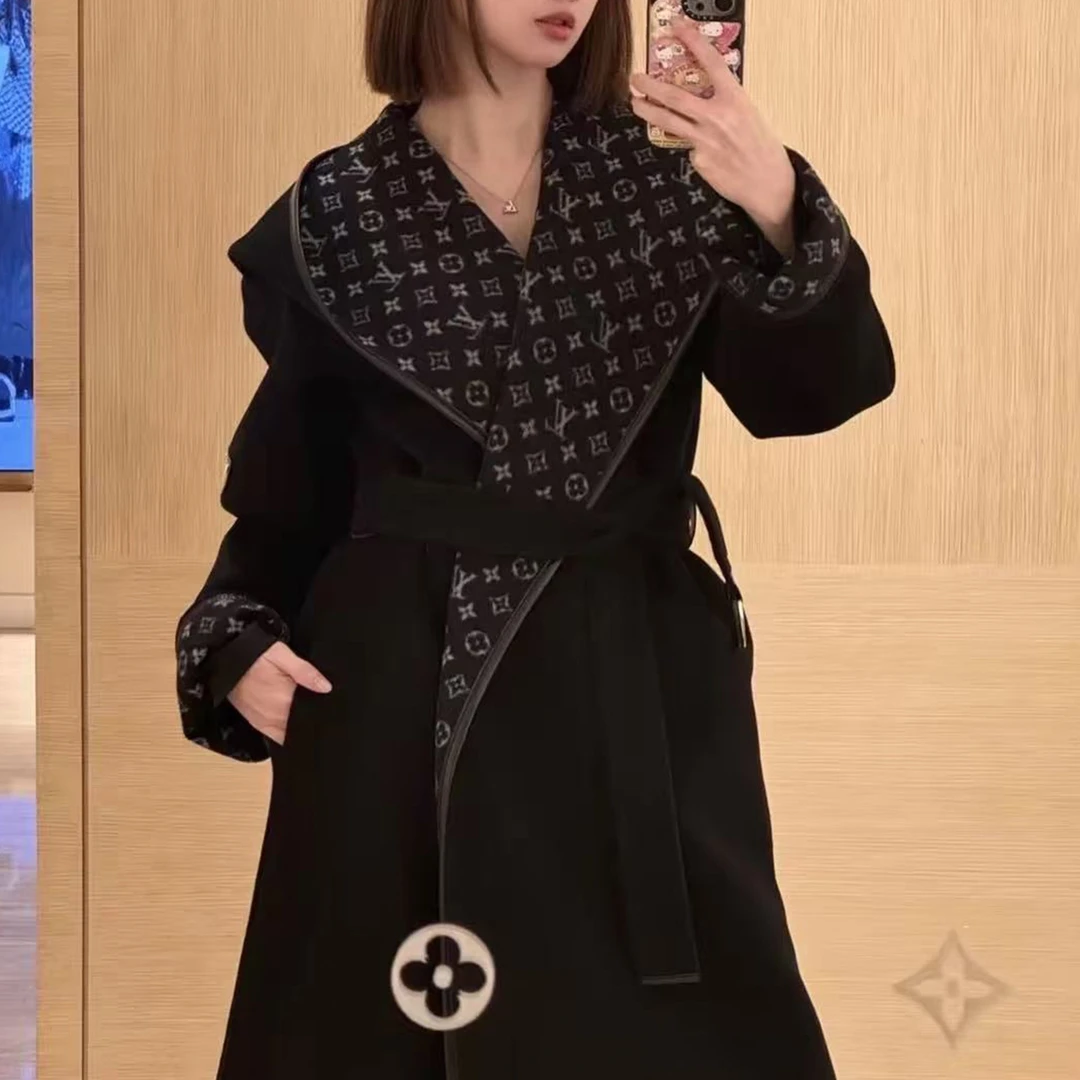 未使用 LouisVuitton/路易威登 Logo满印连帽系带收腰长款大衣