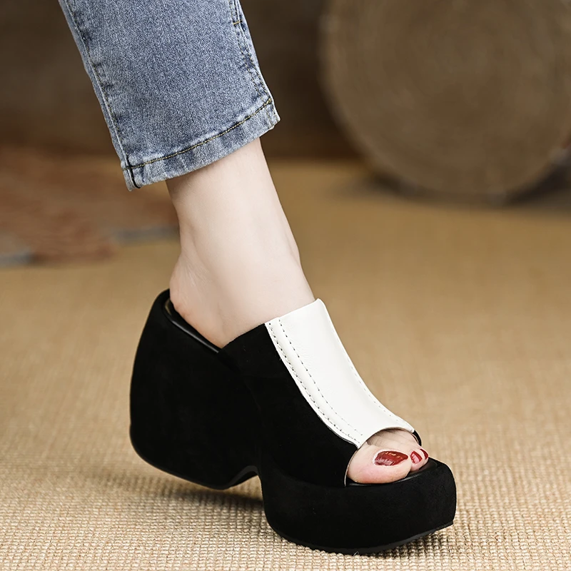 小个子10cm坡跟凉拖鞋女新款增高厚底外穿一字拖真皮防水台高跟鞋