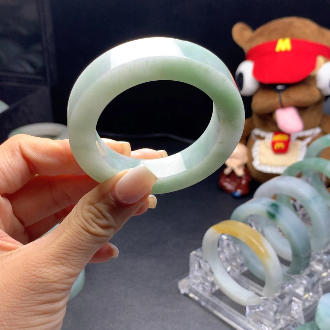 s***！定制翡翠未镶嵌翡翠手镯53