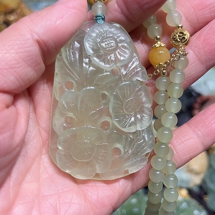 未镶嵌岫玉吊坠(赠链)