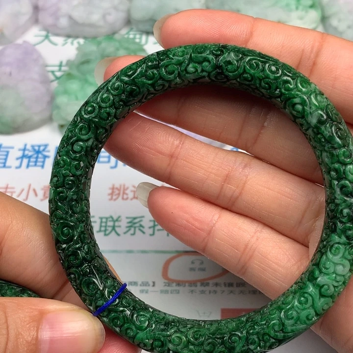 平***淡颈饰未镶嵌翡翠翡翠