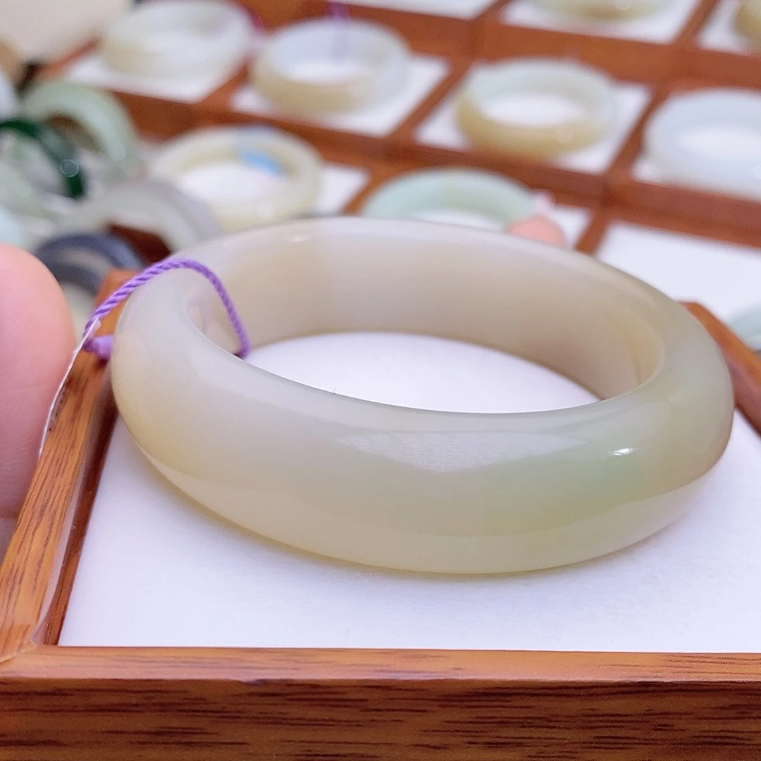 和田玉手镯未镶嵌56.2