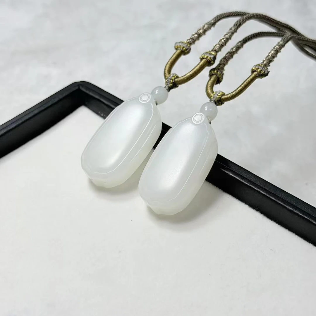 【睿泽赏宝】和田玉无事牌吊坠多样性发一/有瑕 42*22*12 KT0800125