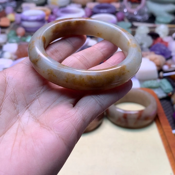 石英岩玉未镶嵌黄草57有干纹