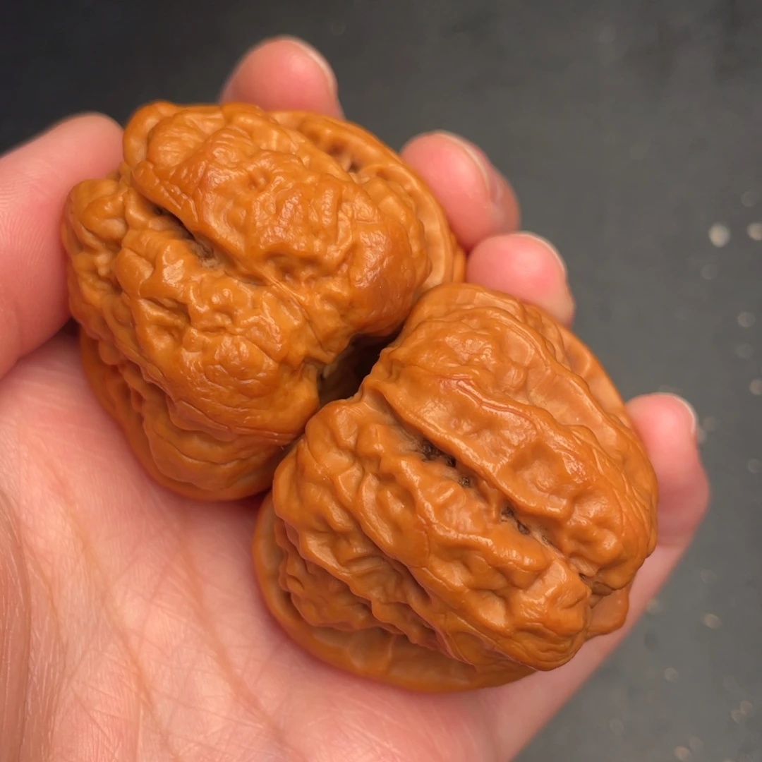 秦岭野生文玩核桃