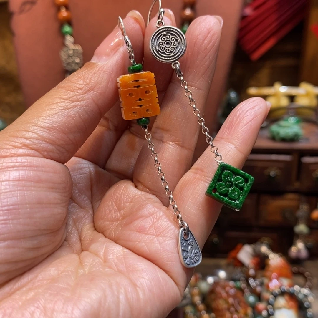 翡翠吊坠(赠链)未镶嵌