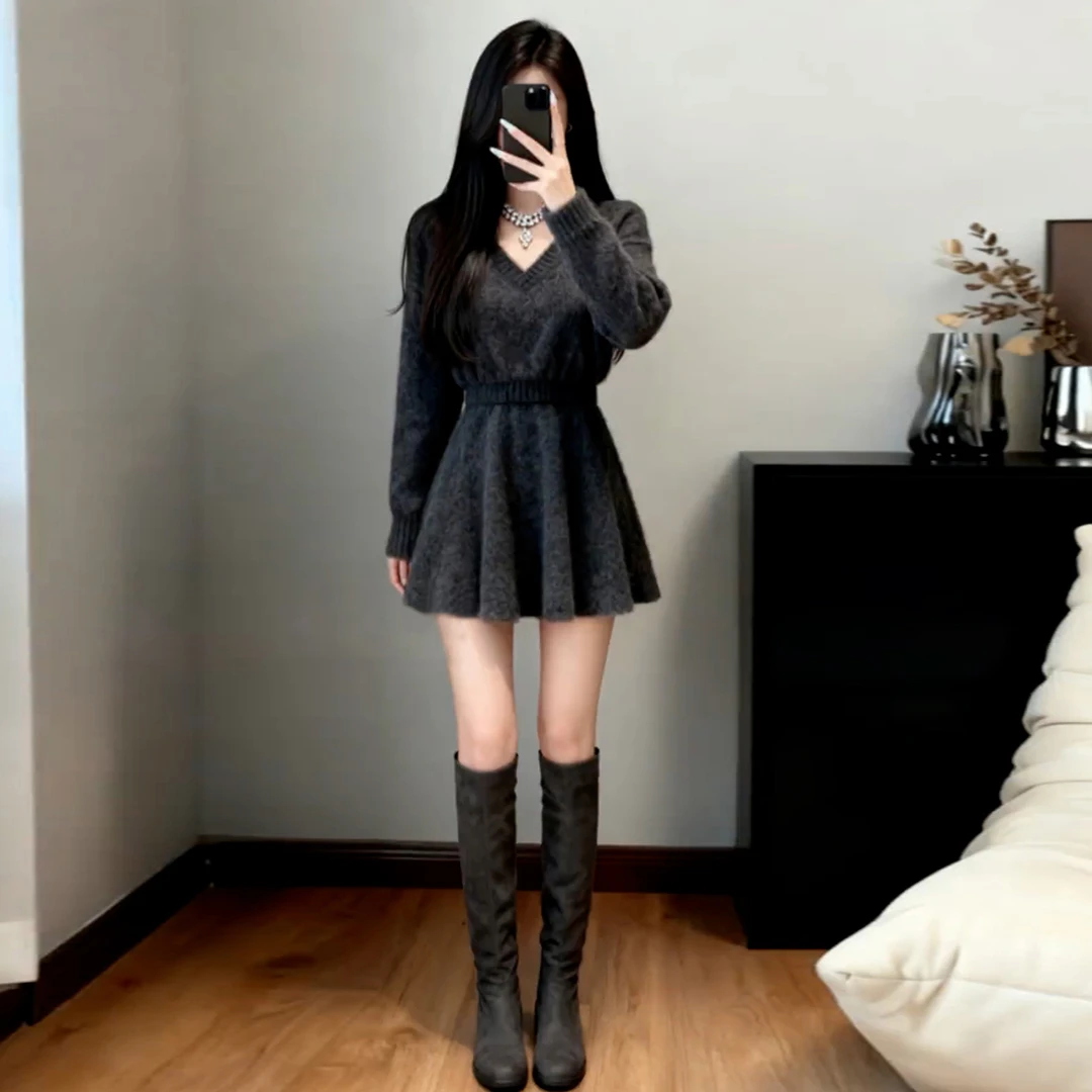 法式灰色毛衣针织连衣裙女秋冬2025新款设计感穿搭一整套短裙套装