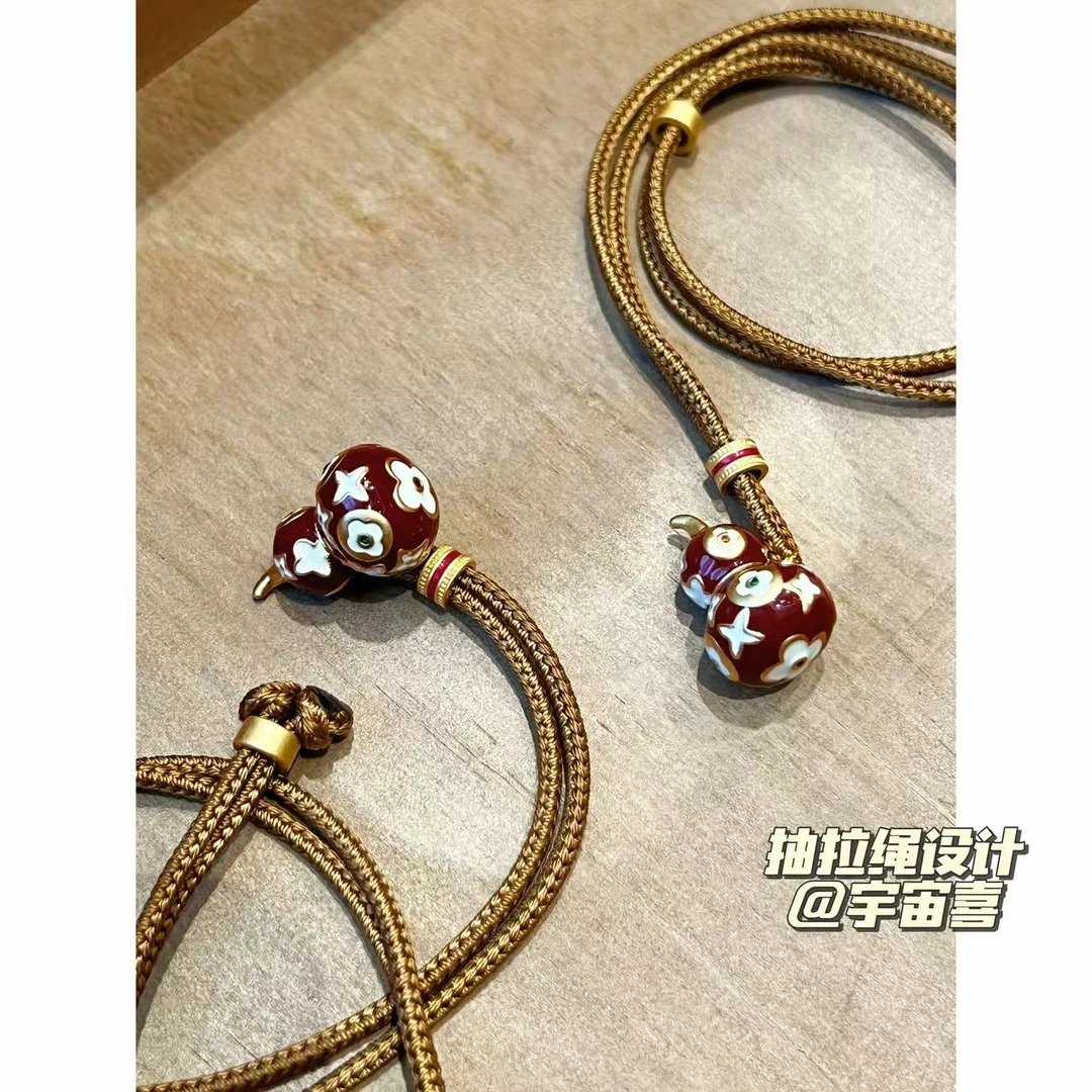 铜合金布艺项链 H3-097【圆花珐琅红白立体葫芦抽拉手编绳项链】