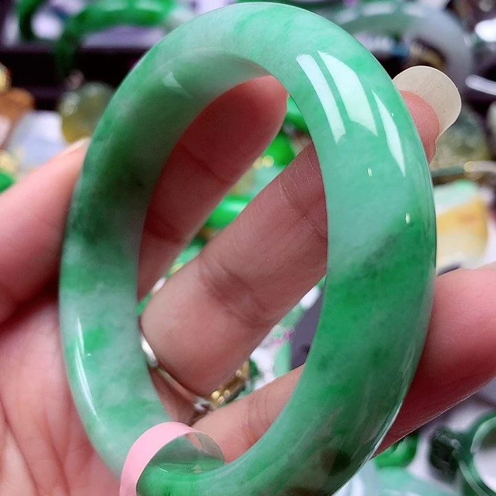 翡翠未镶嵌手镯翡翠