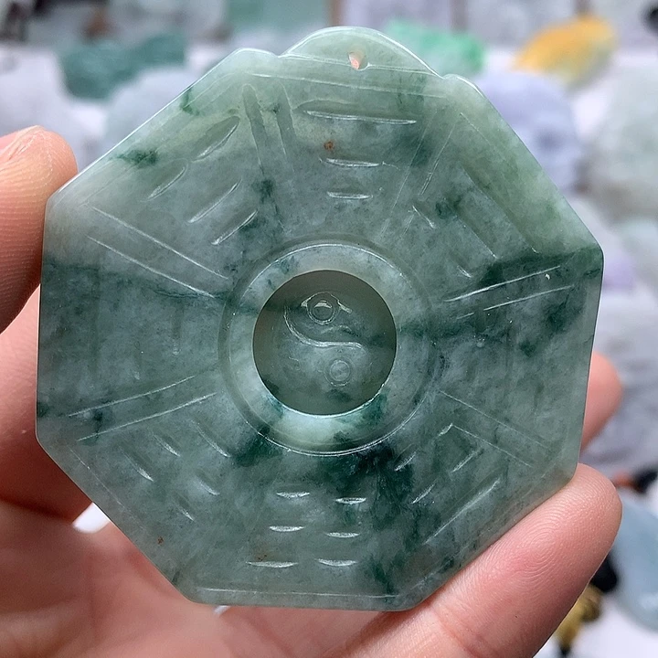 翡翠未镶嵌颈饰时来运转八卦两面工艺福利