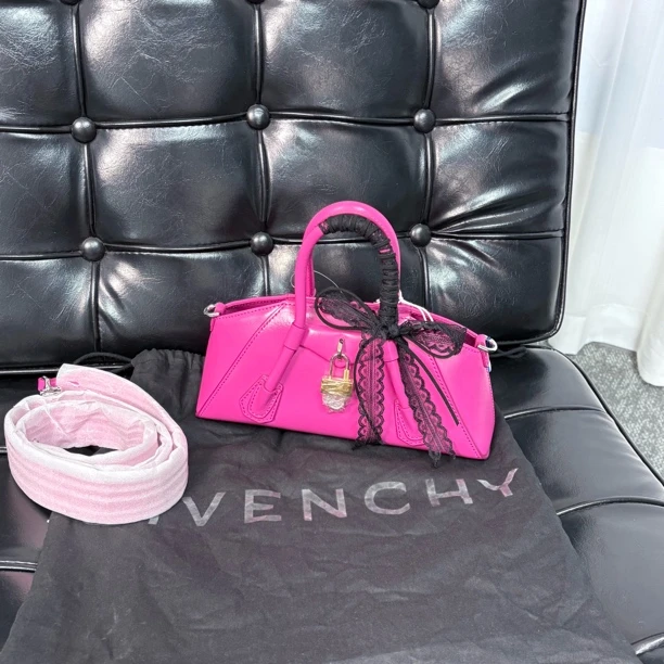99新 Givenchy/纪梵希 火龙果色Antigona 手提斜挎包 3q