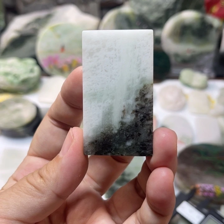 独山玉未镶嵌颈饰