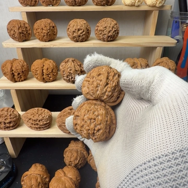 文玩核桃吊坠全品白狮子