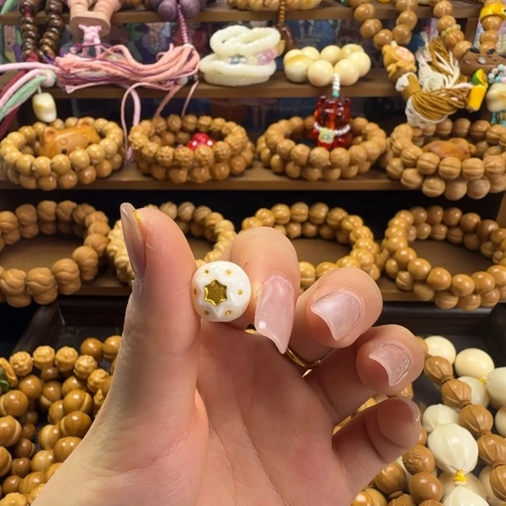 R***y文玩核桃吊坠配饰