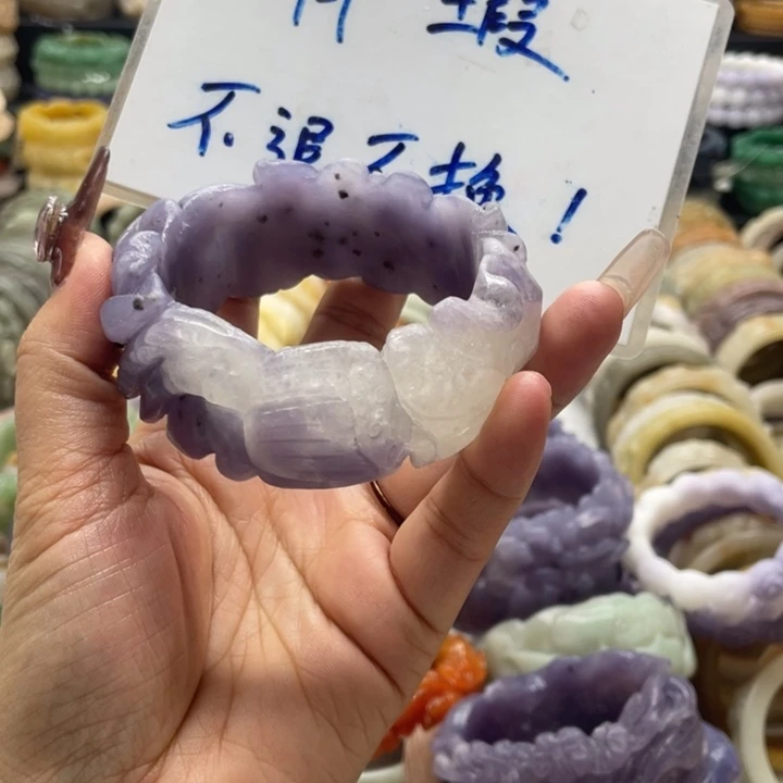 石英岩玉未镶嵌手镯