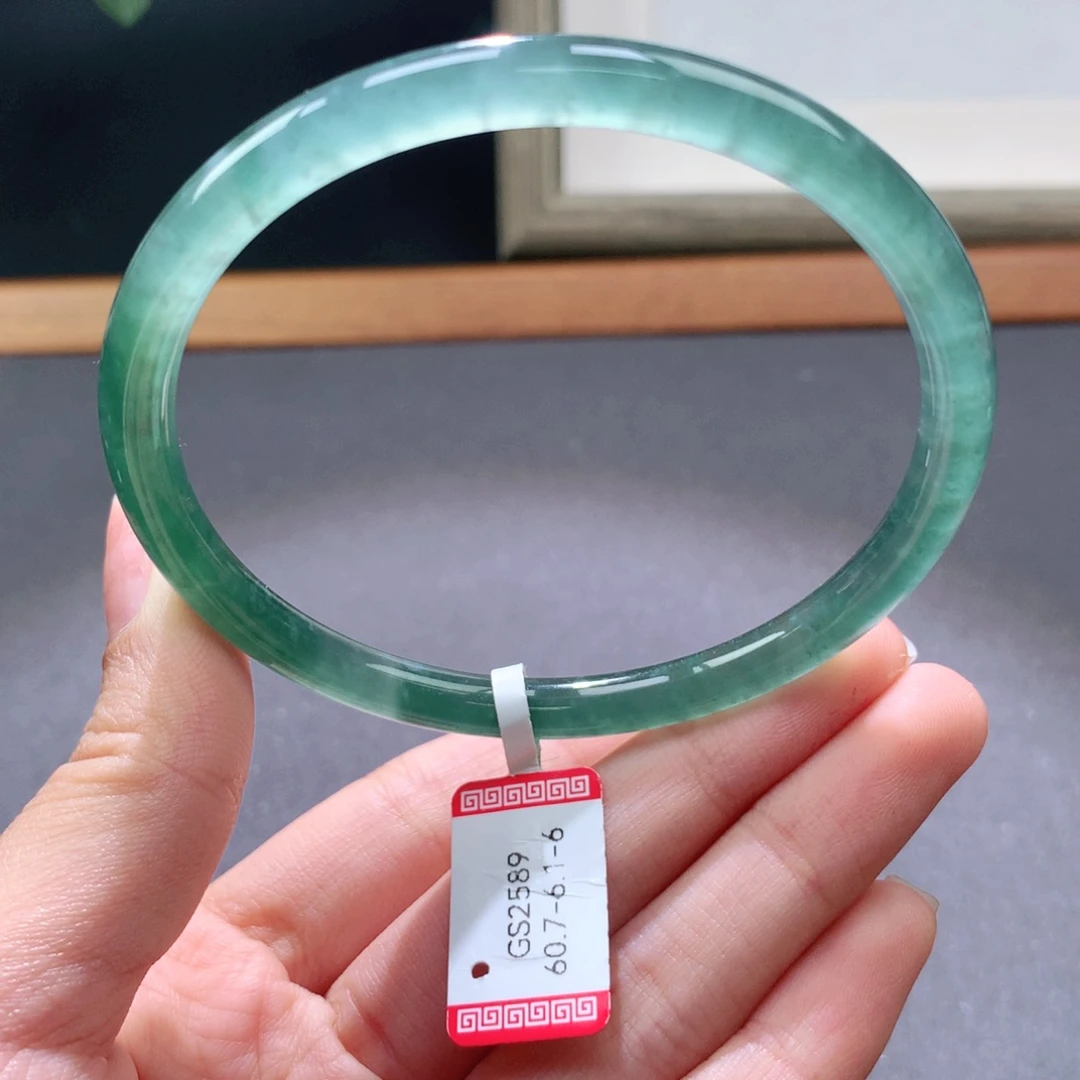 翡翠手镯未镶嵌天然翡翠手镯