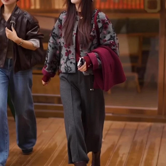 2025秋季款韩版覆古花朵提花外套女圆领小香风高级感显瘦短款外套