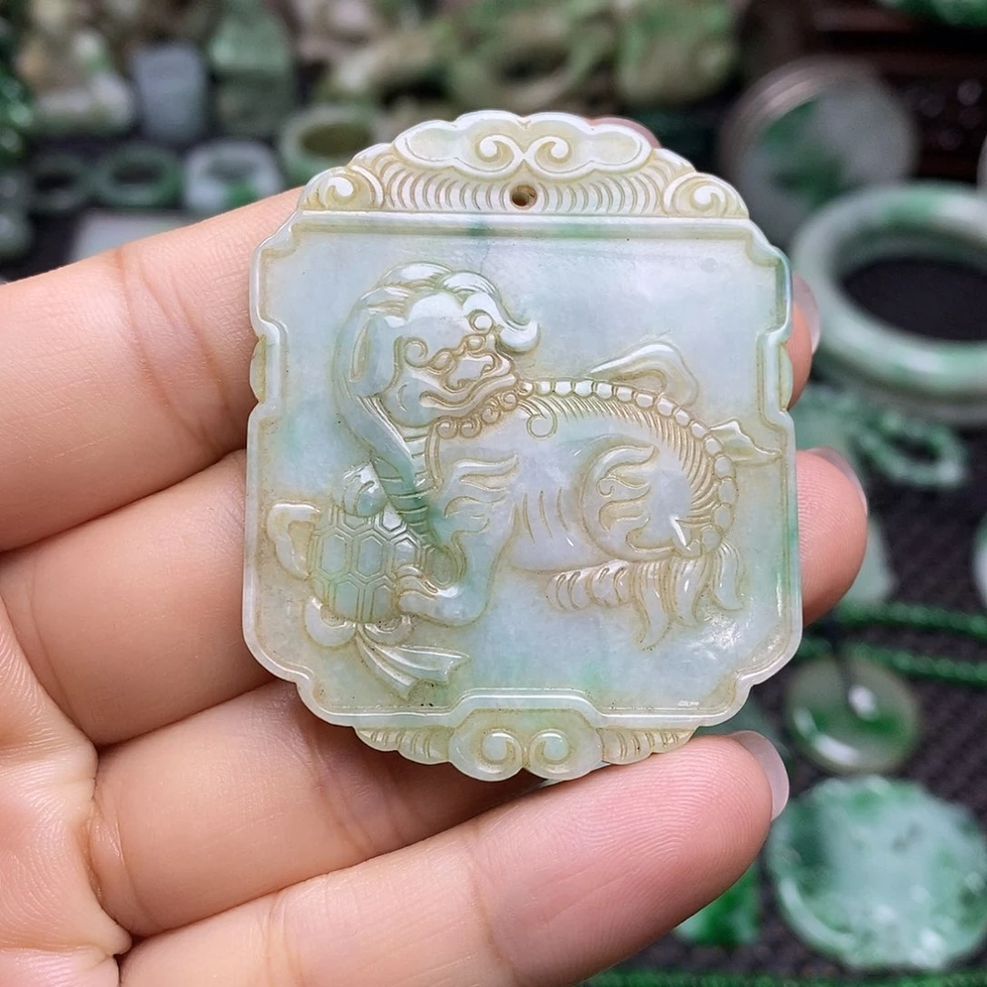 翡翠挂件未镶嵌缅甸天然翡翠狮子牌