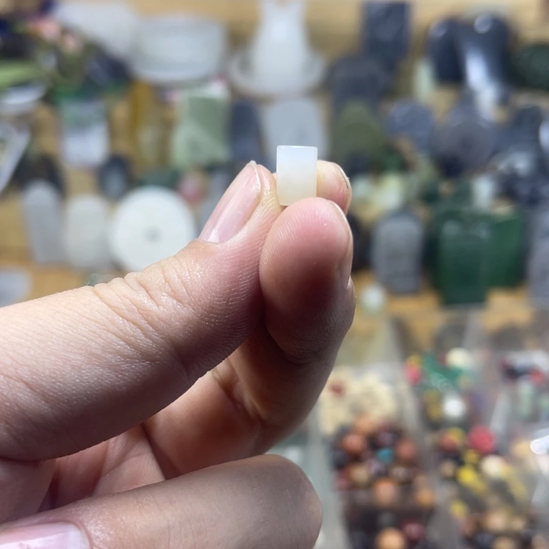 大***俞和田玉未镶嵌颈饰