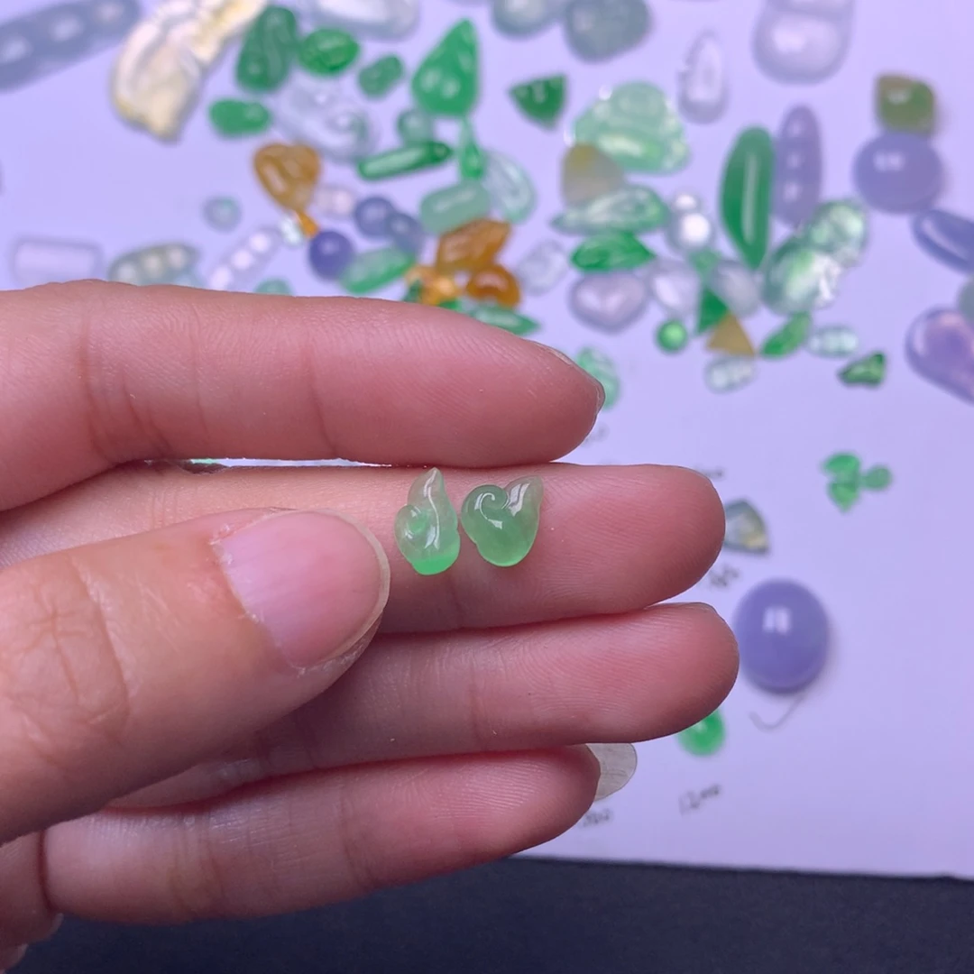 翡翠挂件未镶嵌鑫*仔