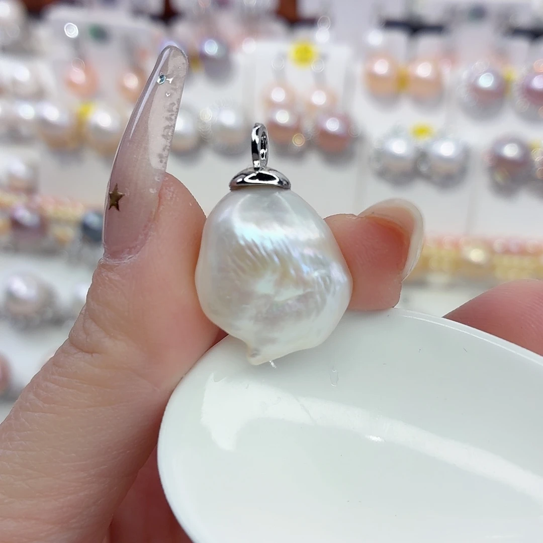 淡水珍珠合金颈饰