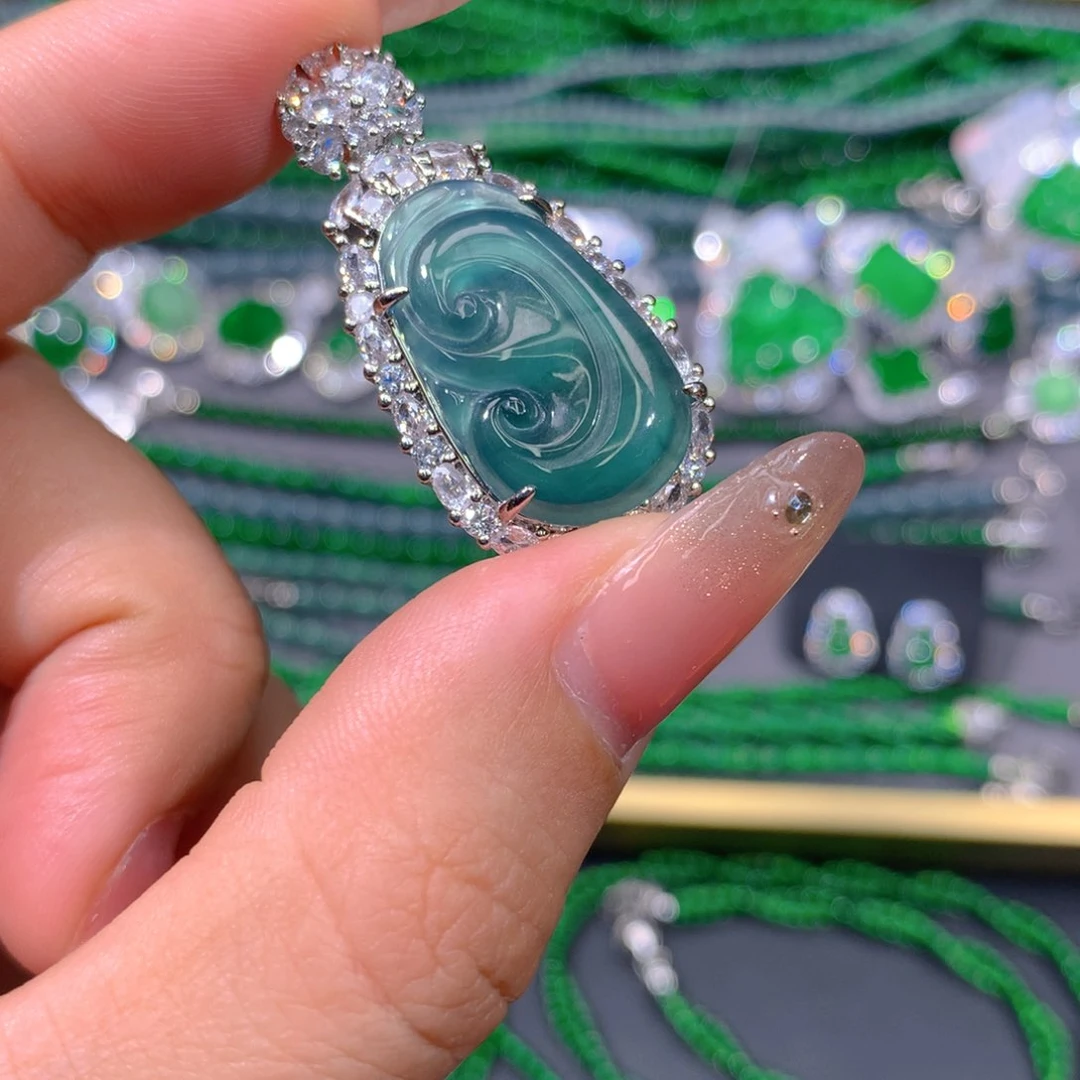 翡翠耳饰未镶嵌天然