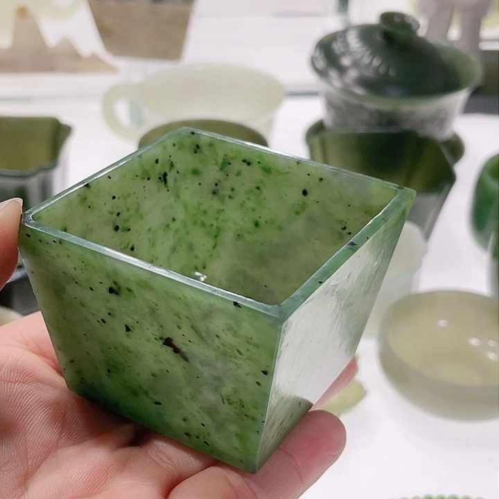 和田玉（碧玉）挂件未镶嵌海**?
