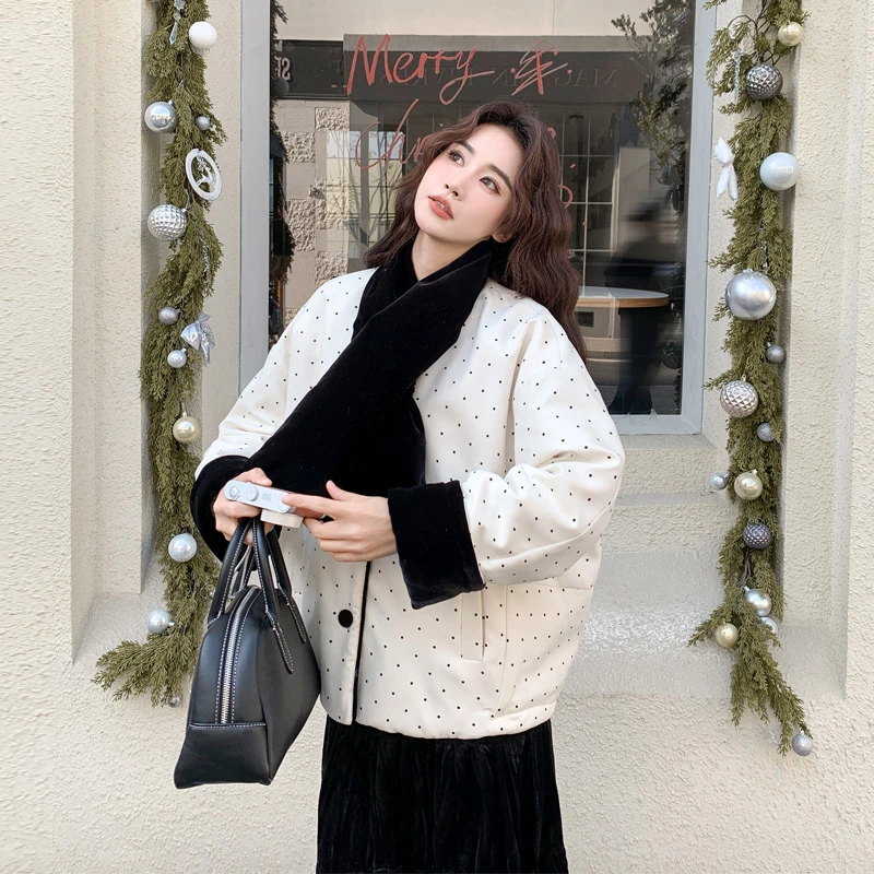 复古韩系风波点羽绒服2025冬季新款氛围感温柔风配丝绒围巾面包服