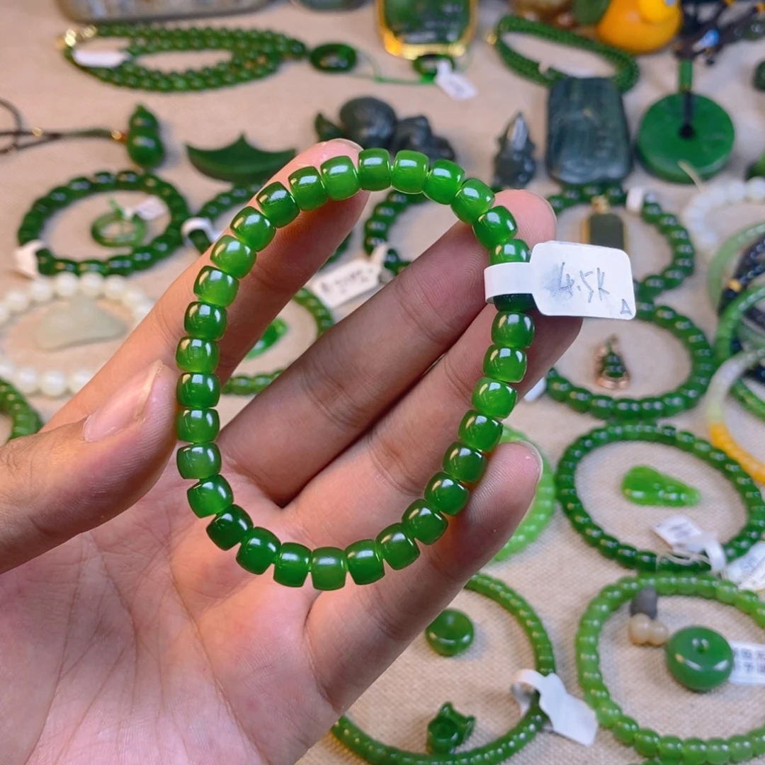 那***凶和田玉未镶嵌颈饰