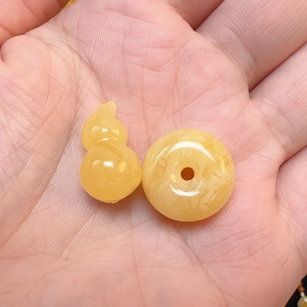 琥珀珠宝奇石未镶嵌步*侠