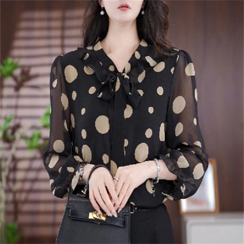 2025春季新款时尚百搭气质感V领蝴蝶结长袖上衣宽松甜美波点小衫