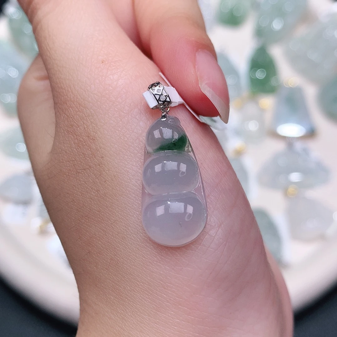 翡翠18K金镶嵌颈饰21.7/11-5.6