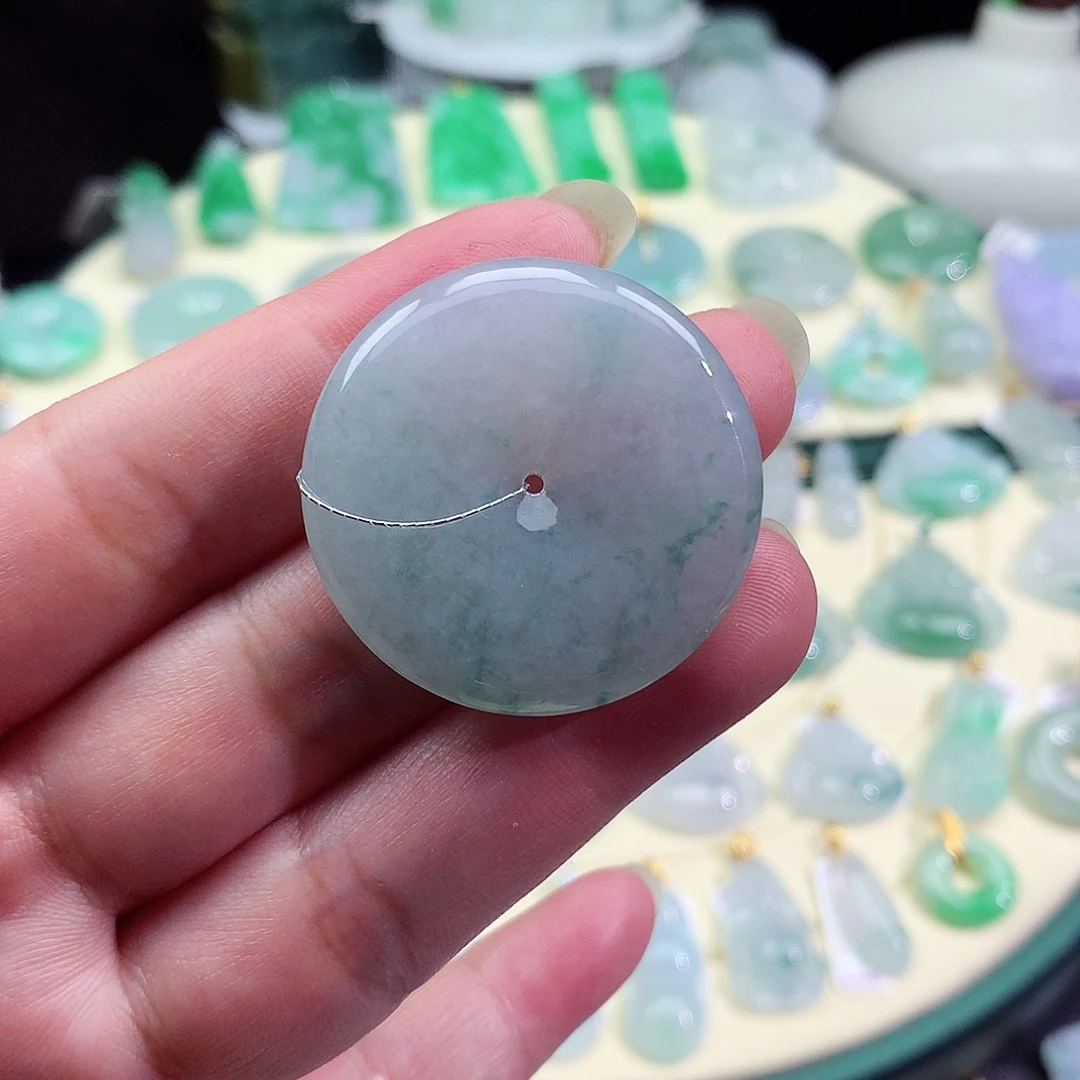 翡翠未镶嵌颈饰平安扣