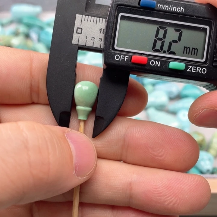 绿松石颈饰未镶嵌