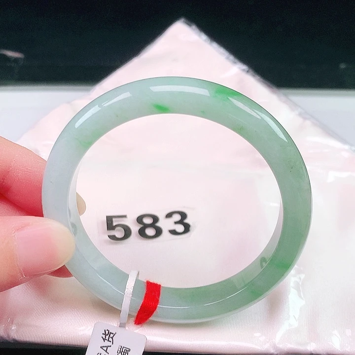 翡翠未镶嵌手镯583