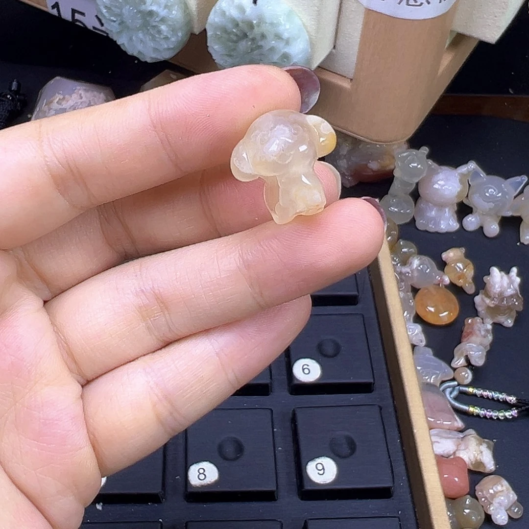 不***醒颈饰未镶嵌石英质玉
