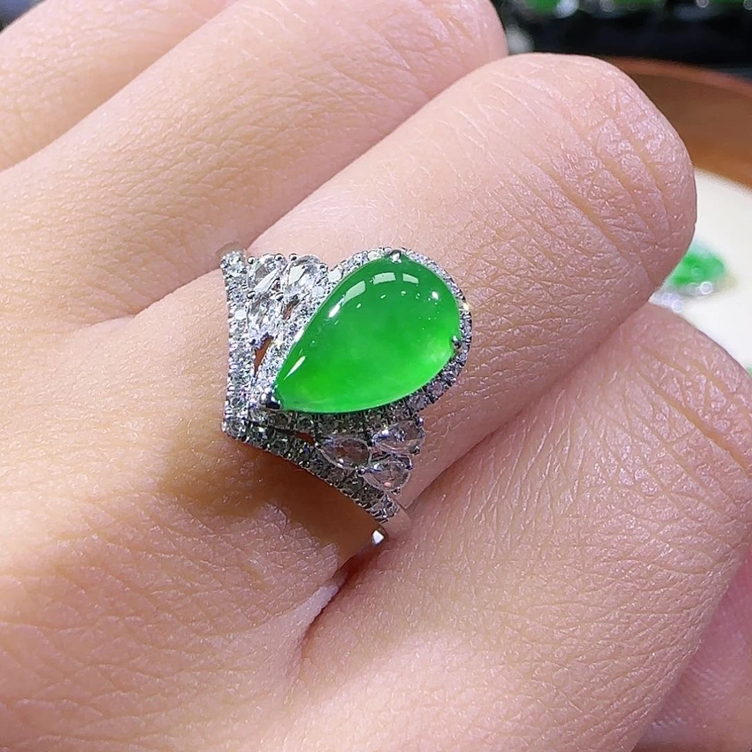 翡翠戒指18K金镶嵌戒指