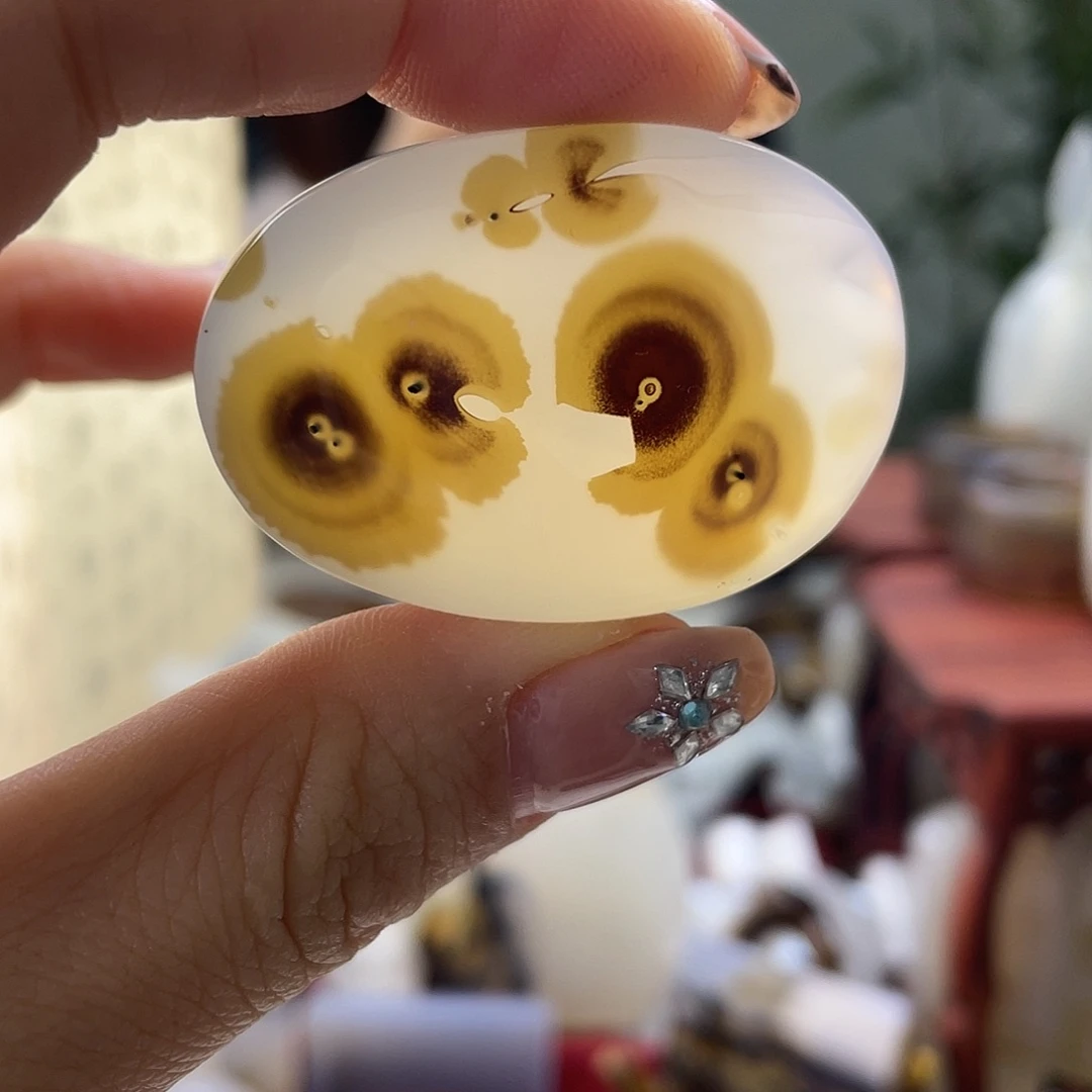 睦***风玛瑙/玉髓未镶嵌珠宝半成品