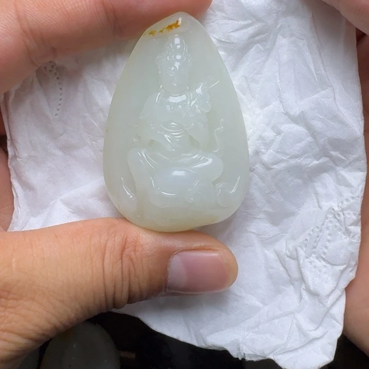 和田玉未镶嵌颈饰辉****事