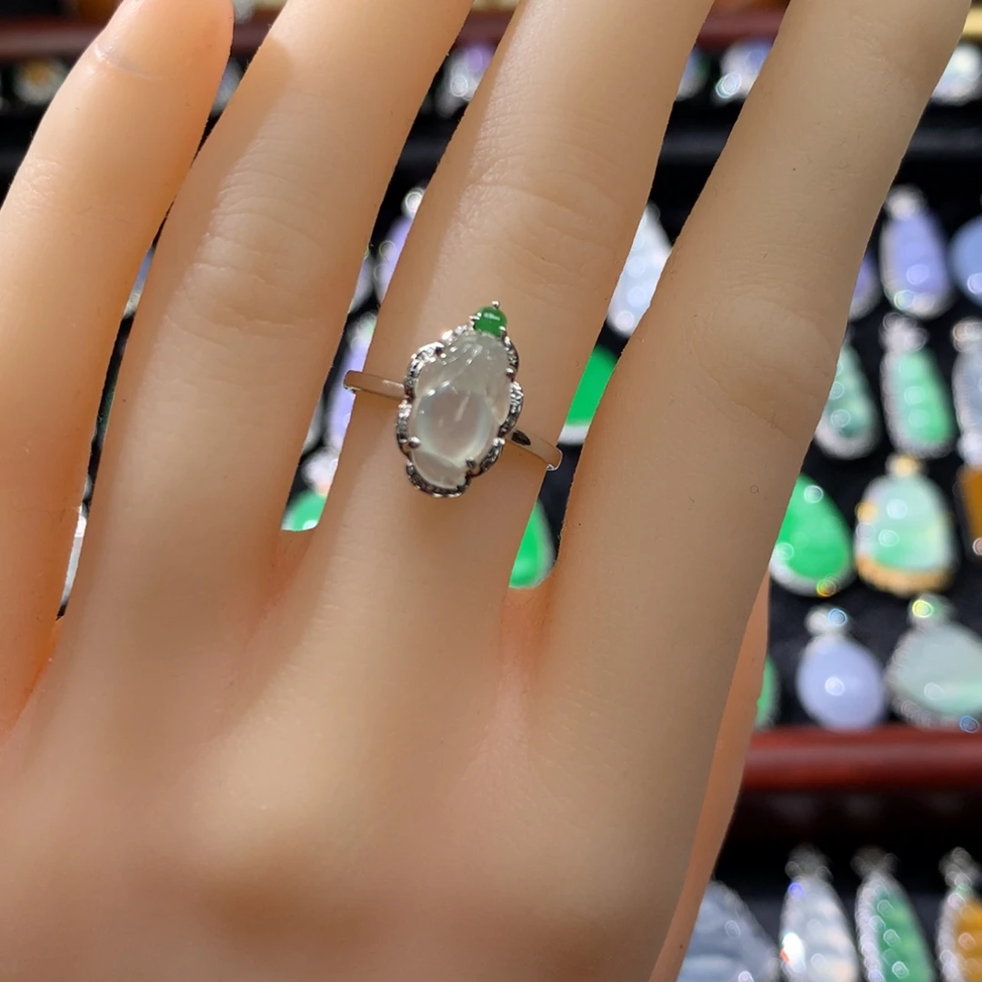 翡翠18K金镶嵌戒指