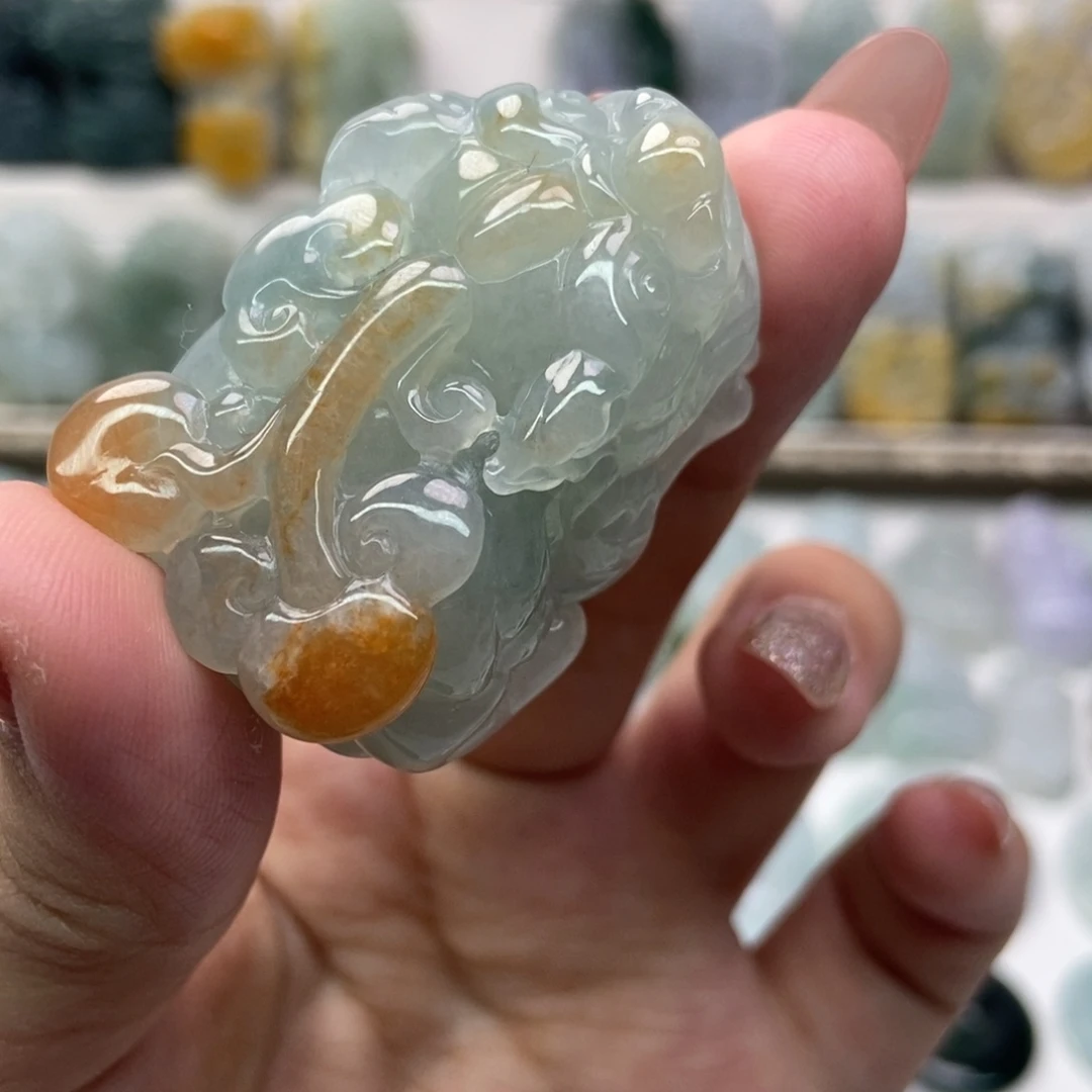 翡翠未镶嵌吊坠(赠链)