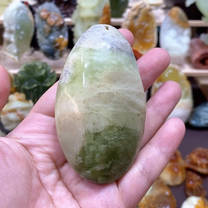 蛇纹石玉未镶嵌颈饰